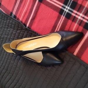 BLACK KITTEN HEEL SHOES